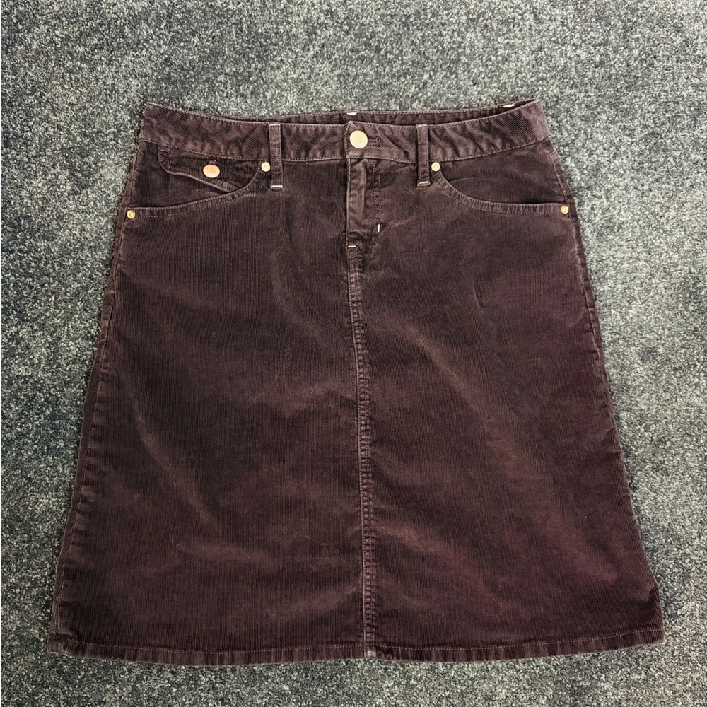 Gap corduroy brown skirt, size 8